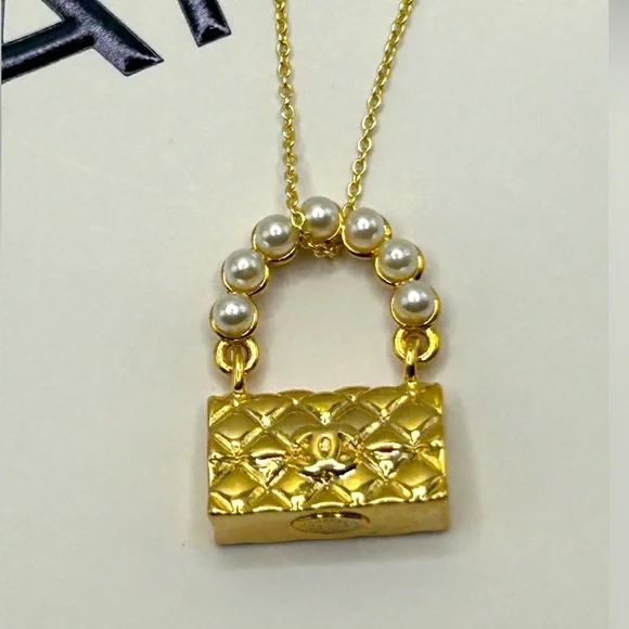 CHANEL Handbag Pendant CC Logo Pearl Detail Stamped Bag Shaped Gold Charm - Picture 5 of 7